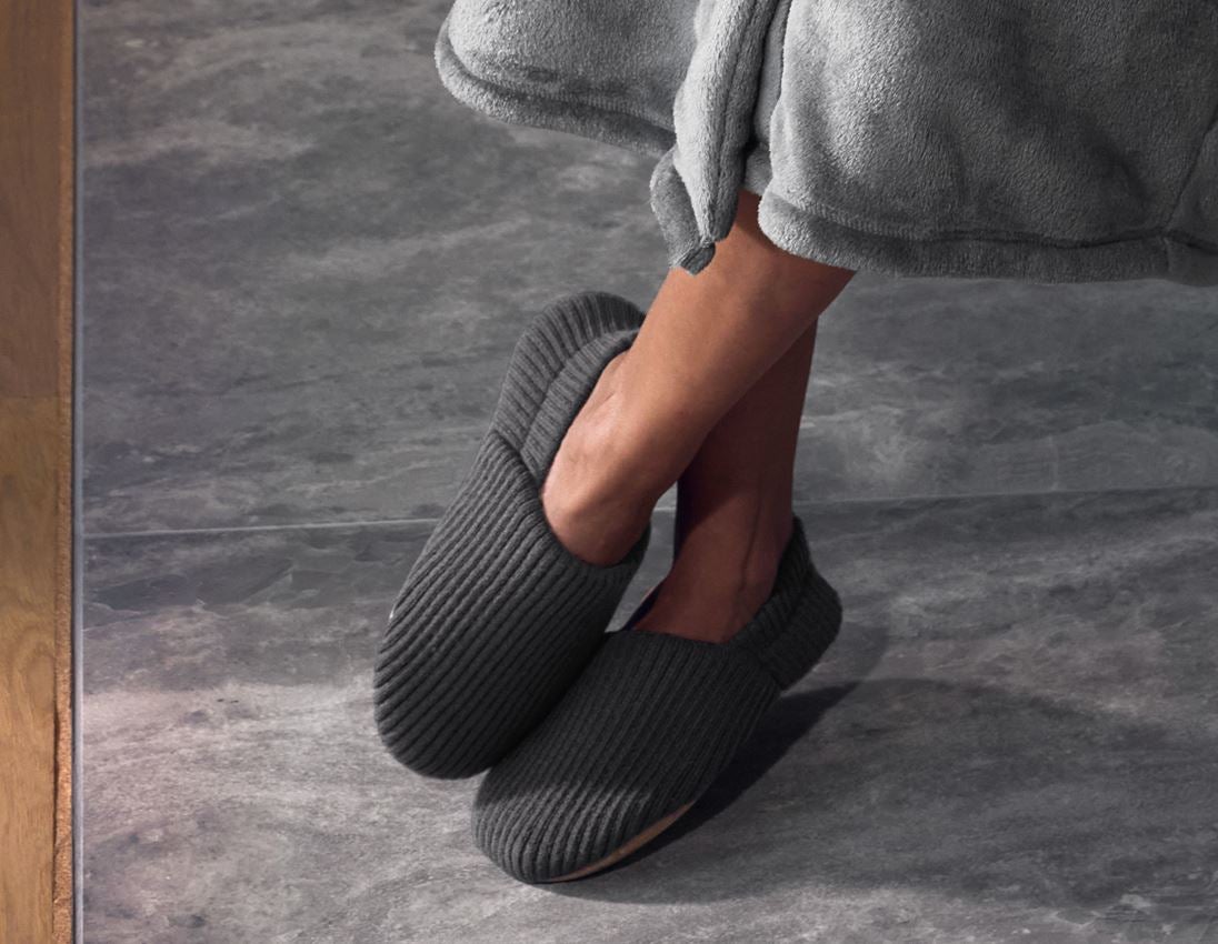 Accessories: e.s. Slippers + basaltgrey