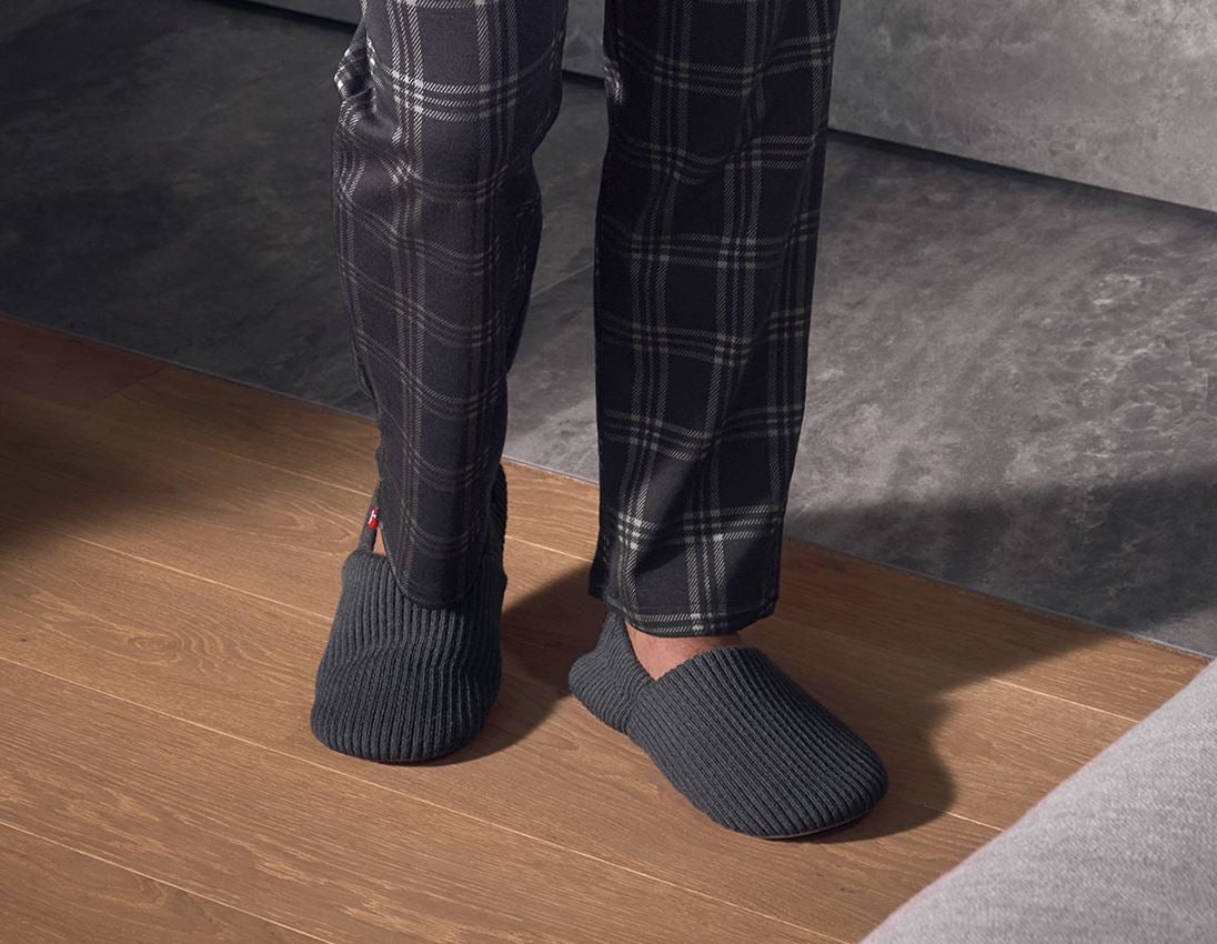 Accessories: e.s. Slippers + basaltgrey 1