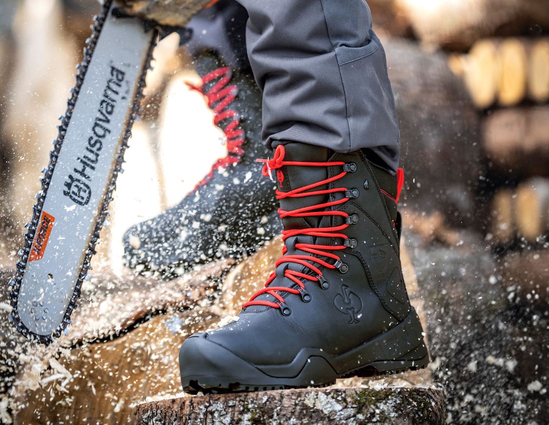 S6: S6 Forestry safety boots e.s. Kufstein high + black/straussred 2