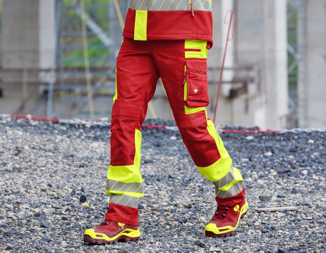 Thèmes: Pantalon à taille élast. signal. e.s.motion 24/7 + rouge/jaune fluo