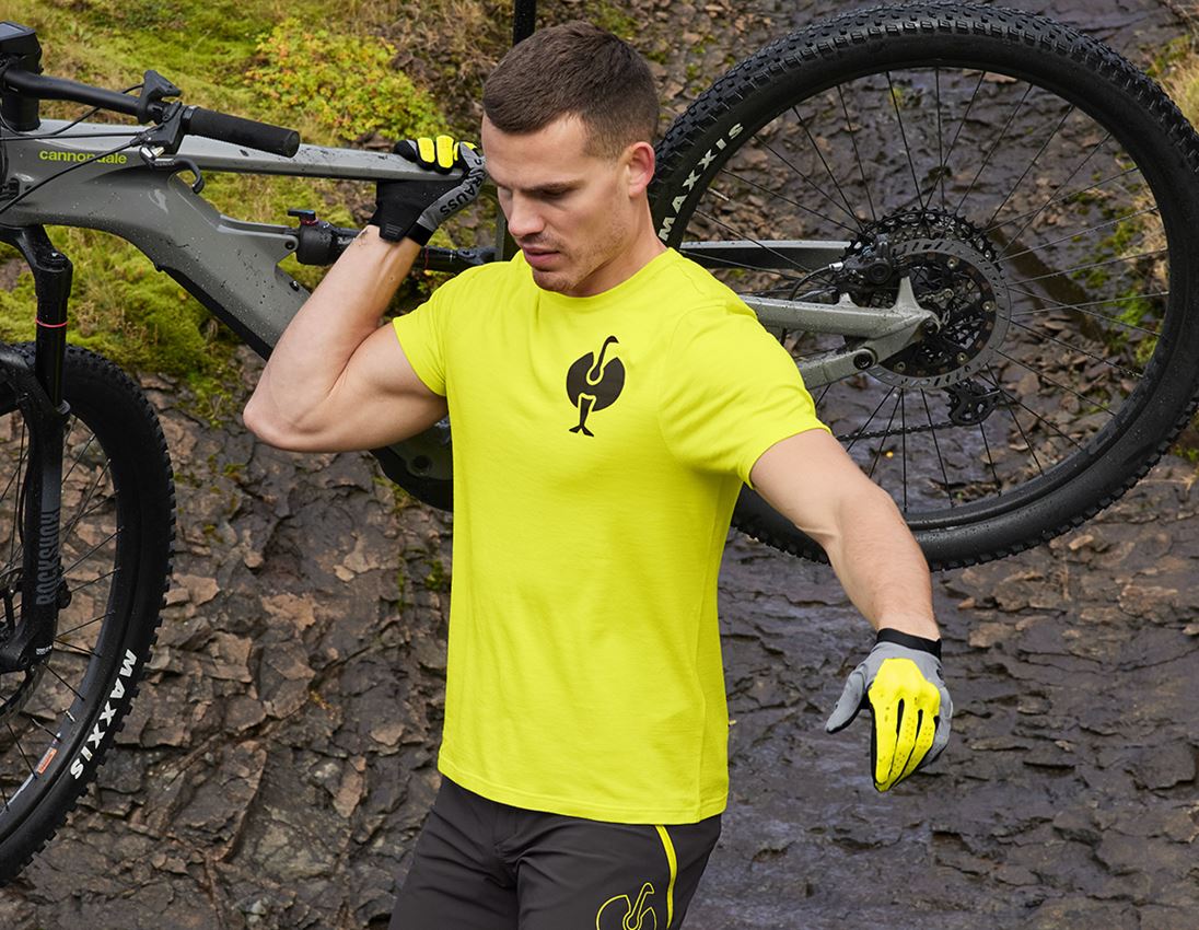 Hauts: T-Shirt Merino e.s.trail + jaune acide/noir